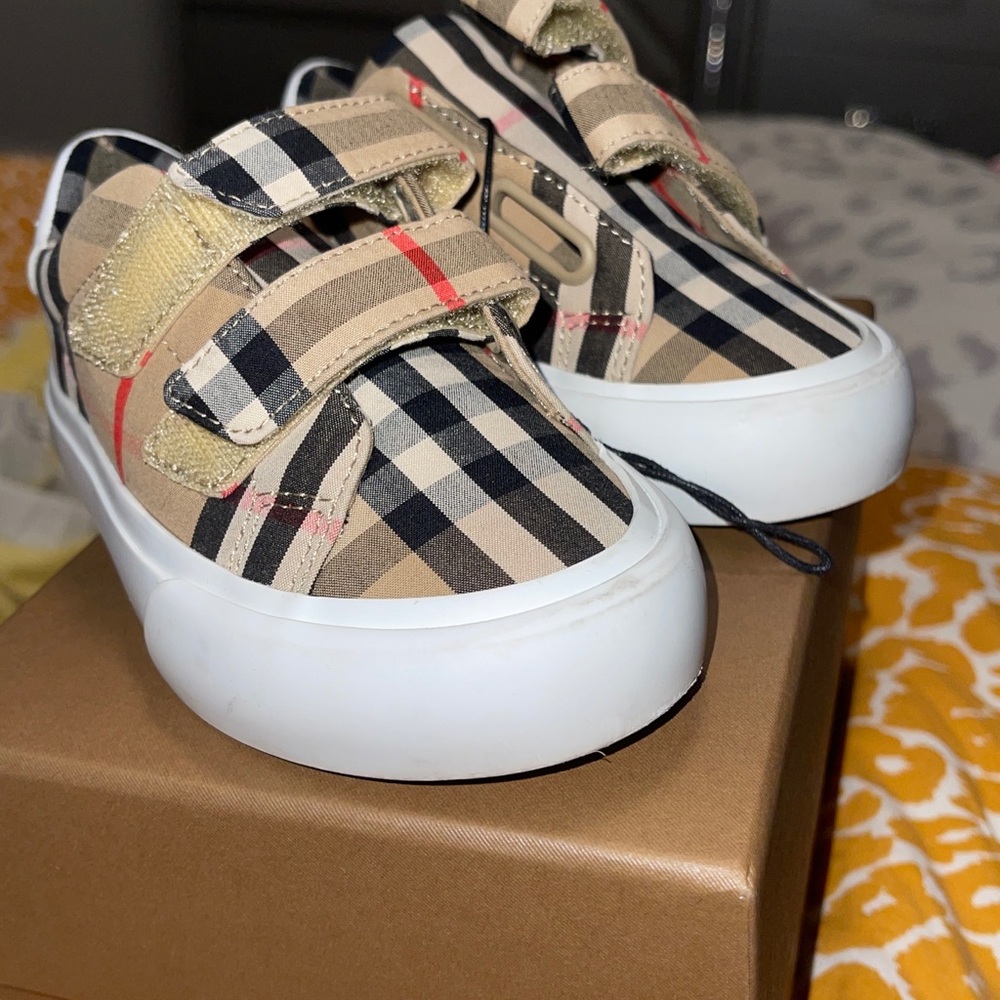Kids shoes